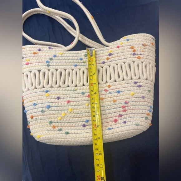 Elegant Cream Women's Shoes - Picture 4 of 6